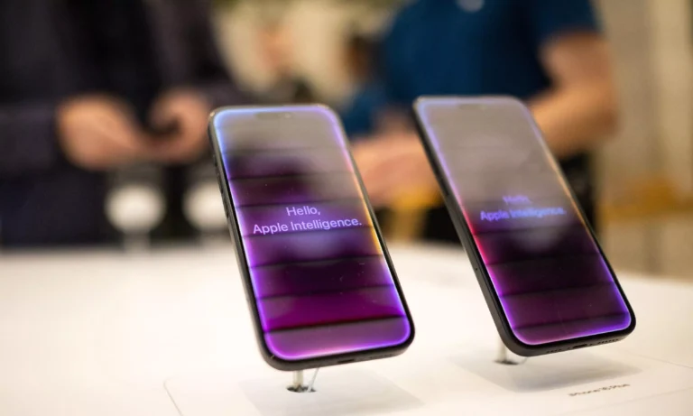 Apple Reshuffles AI Leadership