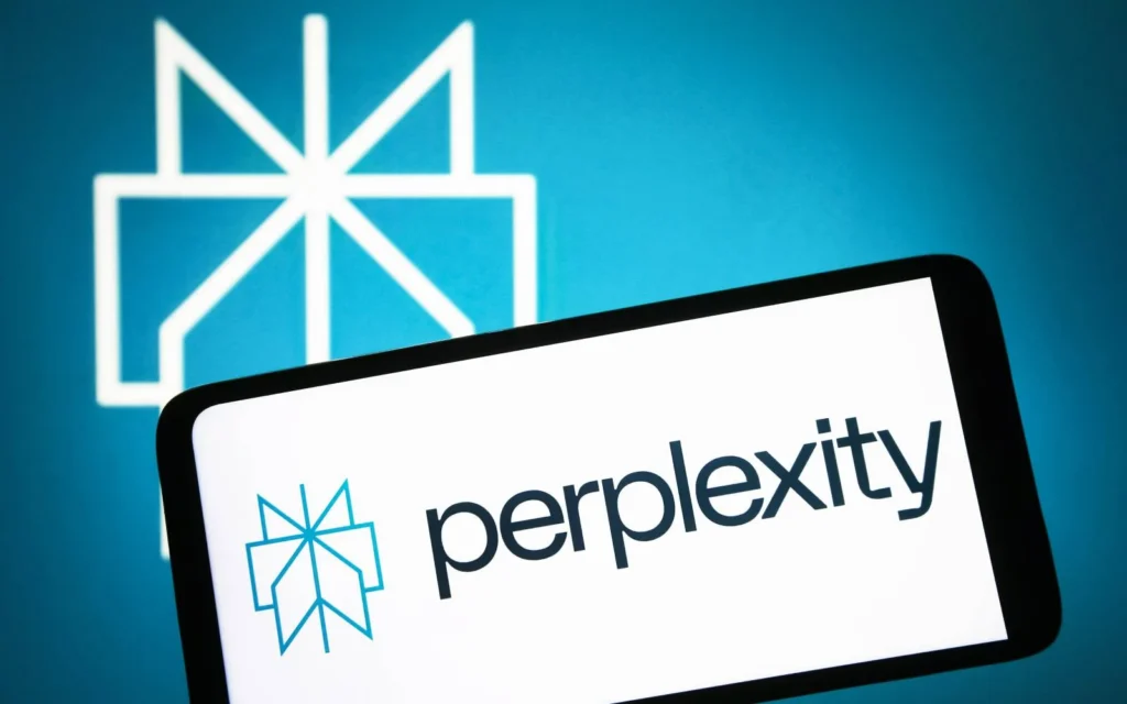 Read more about the article Perplexity AI Partnerships With Samsung and Motorola Could Redefine Smartphone Assistants