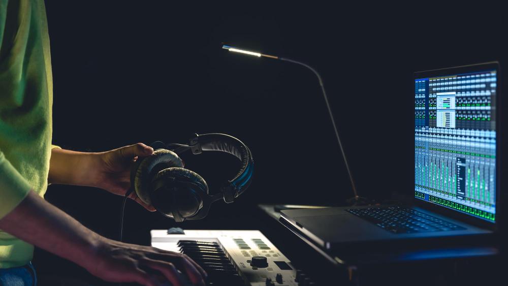Stop Paying for Music! Try These Royalty-Free AI Music Tools for YouTube Instead 4 music production
