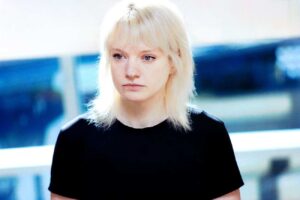 Read more about the article Who Is Amanda Askell? The Philosopher Teaching AI Right From Wrong