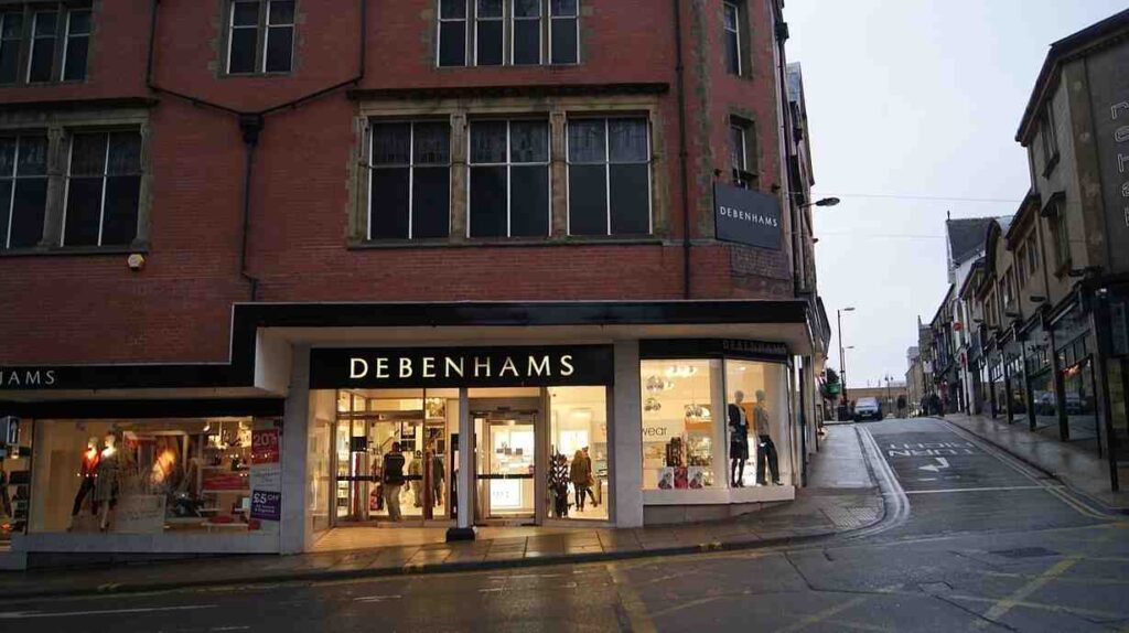 Read more about the article Agentic AI Commerce: Debenhams Pilots PayPal Integration to Transform Online Shopping
