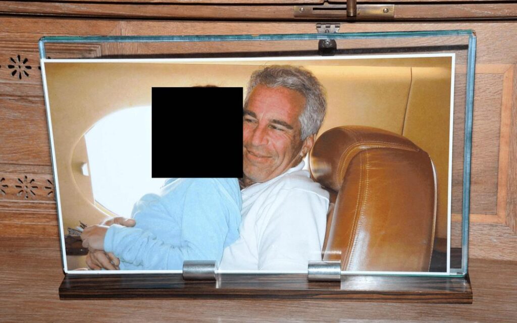 Read more about the article Grok Unblur Epstein Files: AI Chatbot Accused of Revealing Redacted Faces of Children
