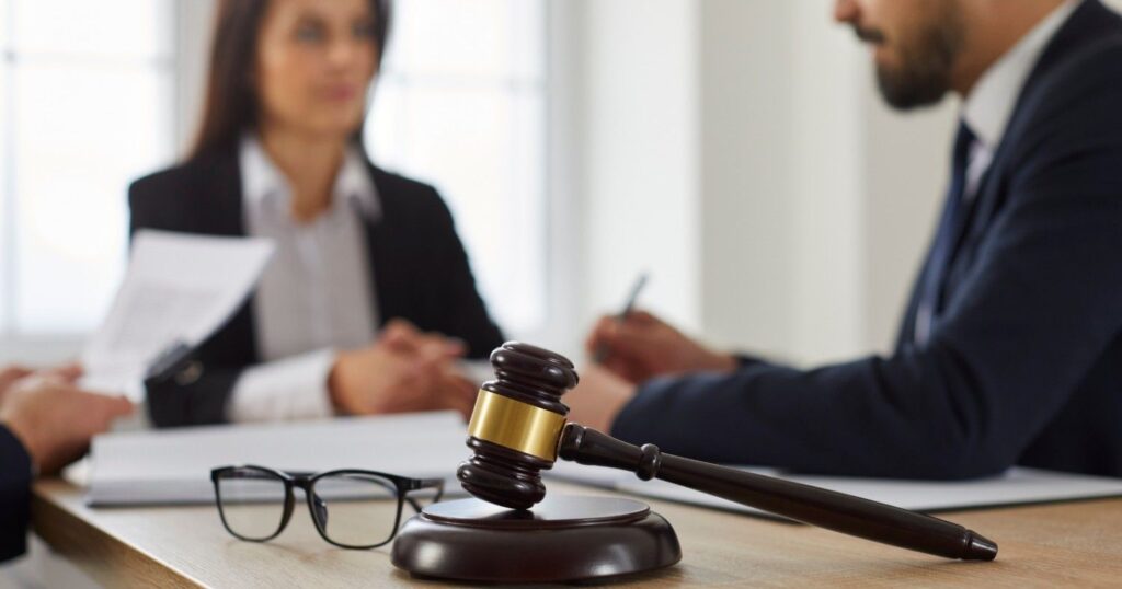 Read more about the article Baker McKenzie AI Layoffs: Law Firm Cuts Hundreds in Major Pivot to Artificial Intelligence