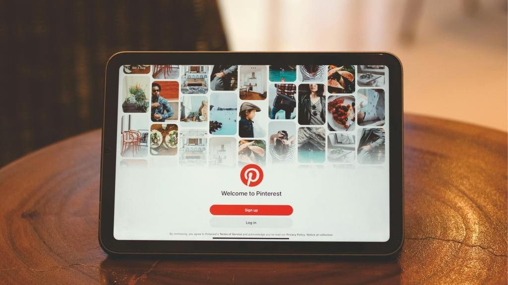 Read more about the article Pinterest vs ChatGPT Searches: CEO Claims 80 Billion Monthly Queries Despite Low Earnings
