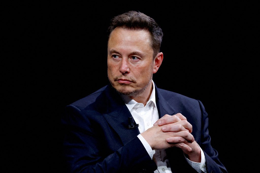 Read more about the article Elon Musk xAI Grok Training Sparks Debate Over AI Distillation Practices