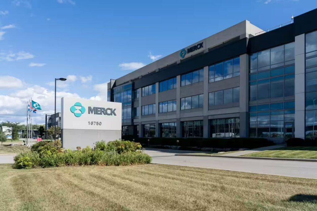 Read more about the article Merck to Partner With Google Cloud in $1 Billion AI Push to Speed Drug Development
