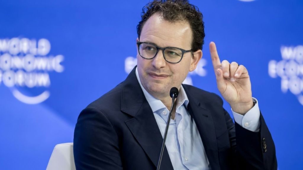 Read more about the article Anthropic $900B Valuation Round Could Close Within Weeks Amid Investor Frenzy