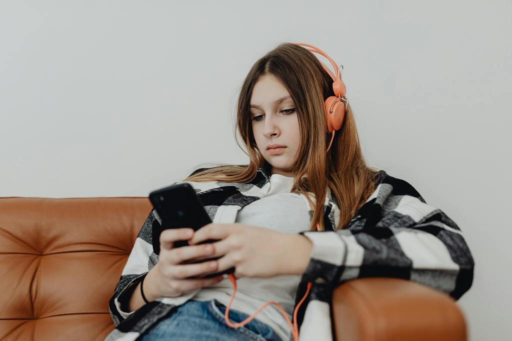 Read more about the article Meta AI Age Detection Expands to Identify Underage Users on Facebook and Instagram