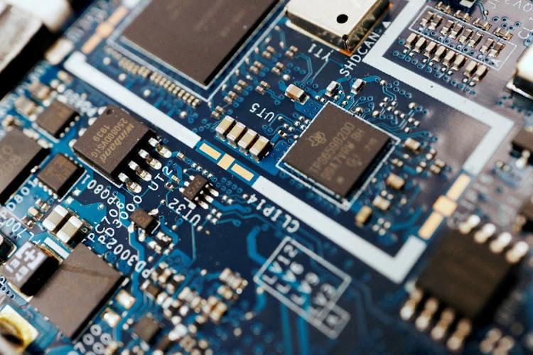 Read more about the article China Faces AI Setback as H3C Warns of Nvidia H20 Chip Shortage