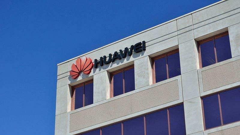 Read more about the article Huawei Set to Ship New Ascend 910C AI Chips Amid U.S. Sanctions