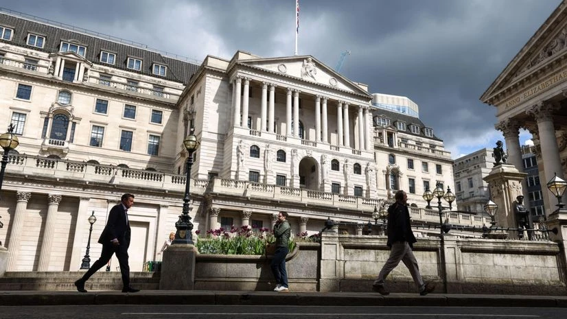 Read more about the article BoE Issues Warning Over Potential AI Bubble and Market Correction