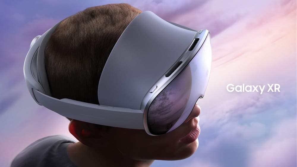 Read more about the article Samsung Launches Galaxy XR: The First Android XR Headset with Gemini AI