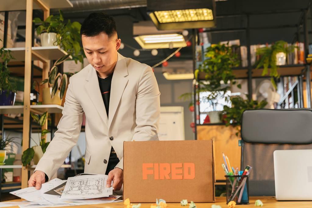 10 Jobs That Might Not Exist by 2035 According to ChatGPT 3 Job Risk