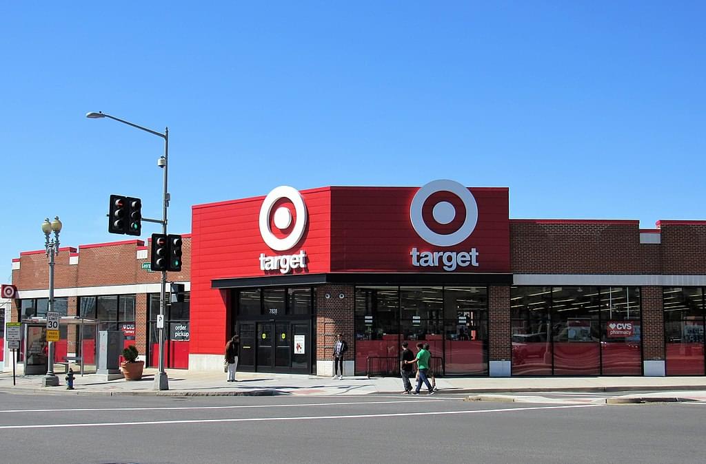 Read more about the article Target AI Holiday Shopping Upgrade: New Smart Tools Make Gifting Faster and Easier