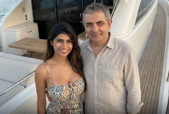 Read more about the article AI-Generated Image of Mia Khalifa and Rowan Atkinson Goes Viral as Real