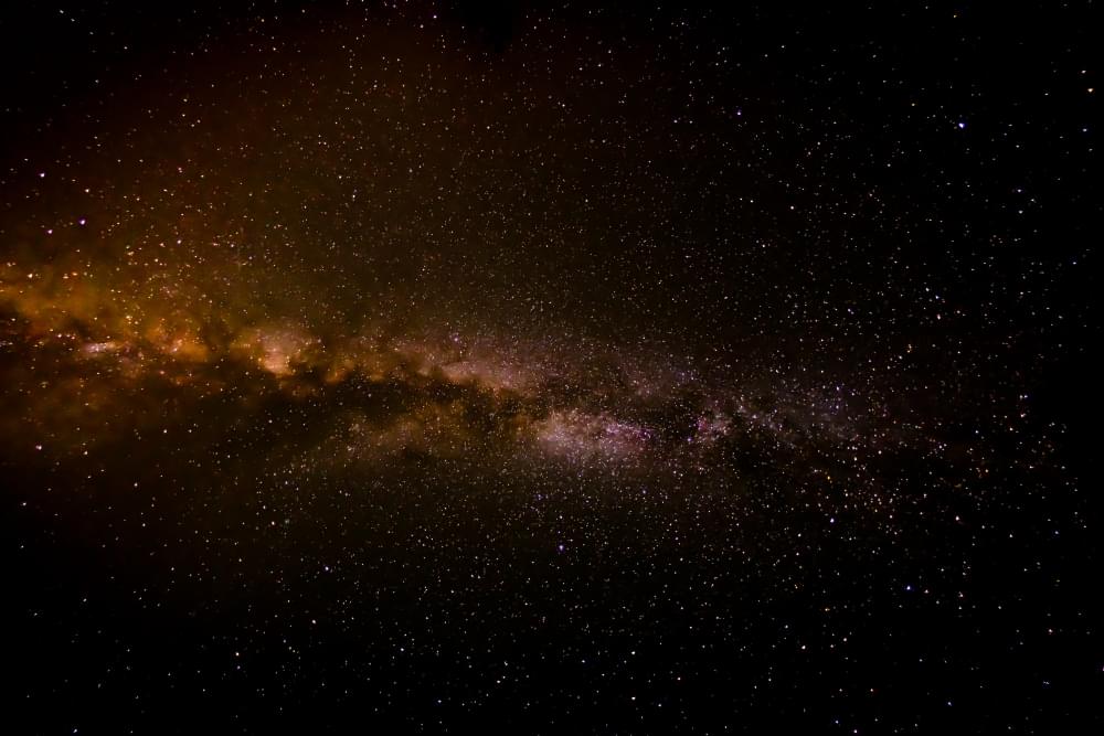 Read more about the article AI Cosmic Anomalies: Astronomers Uncover 800+ Hidden Objects in Hubble Data